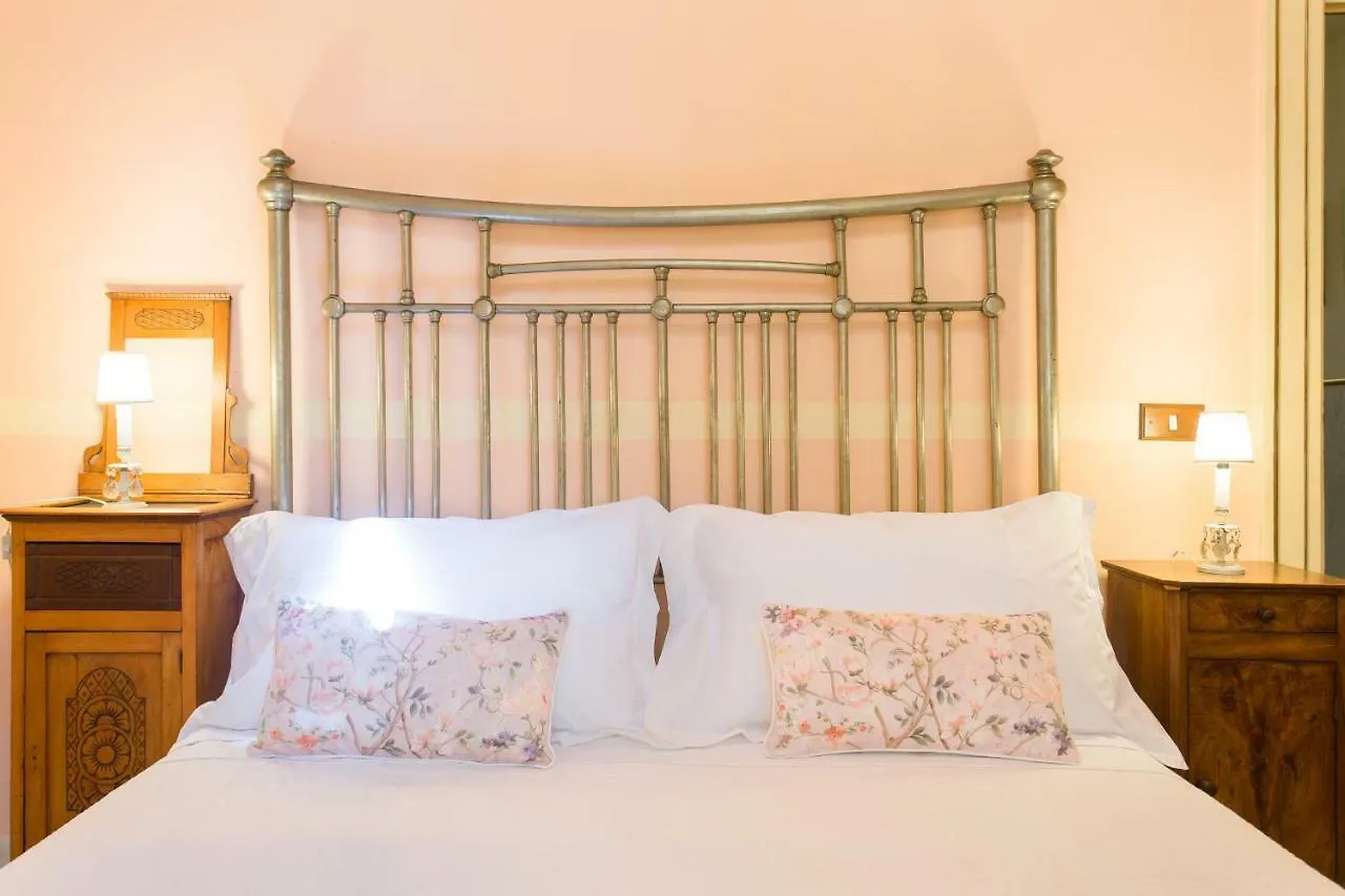 B&B Porta Carolina Palermo 2*,  Italia
